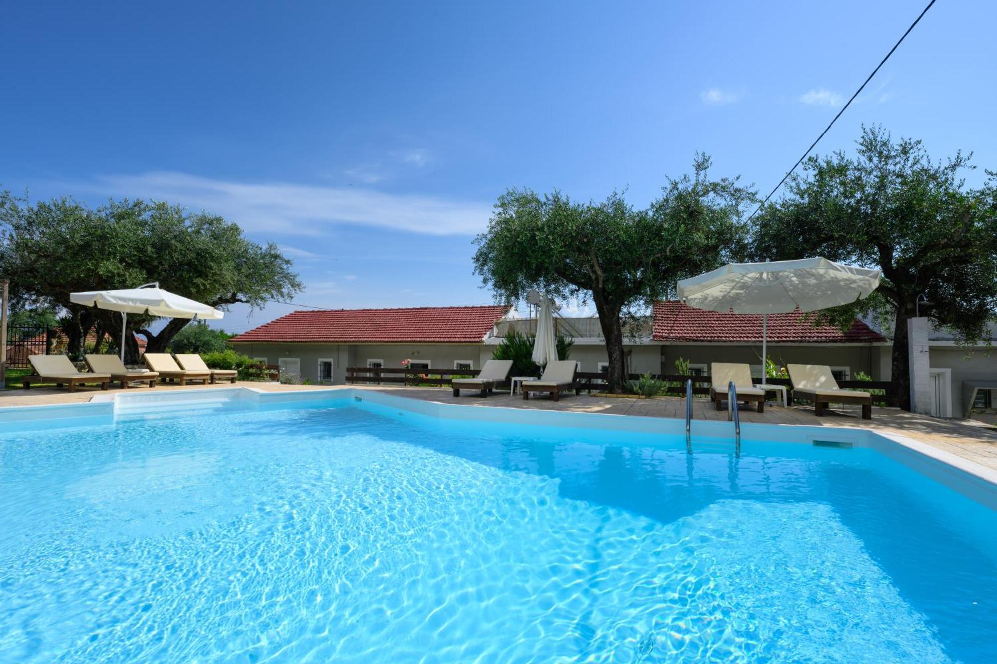 Olive Grove Poolside Apartments Benitses  Exteriér fotografie